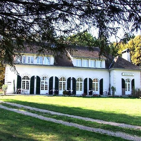 Auberge Du Lac De Mondon Mailhac-sur-Benaize Ngoại thất bức ảnh