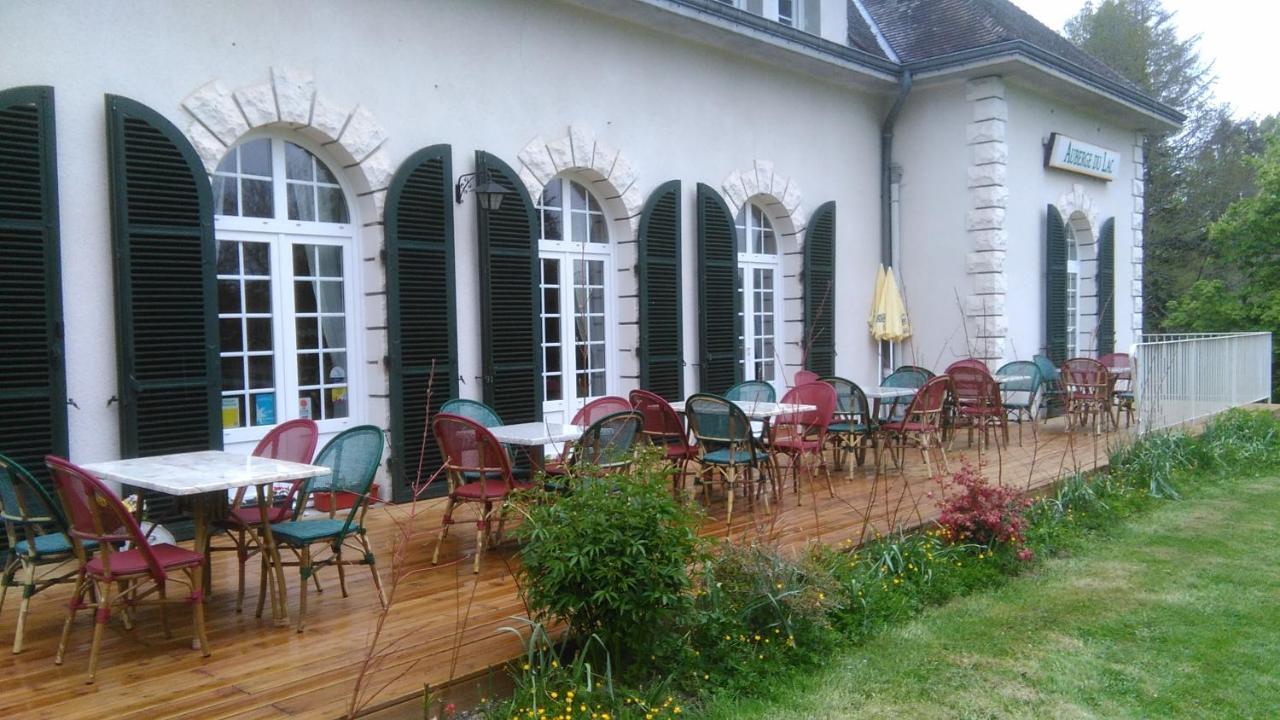 Auberge Du Lac De Mondon Mailhac-sur-Benaize Ngoại thất bức ảnh