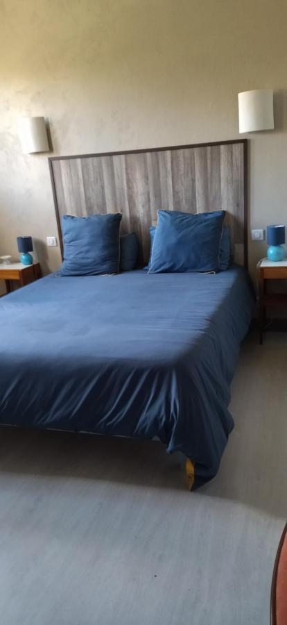 Auberge Du Lac De Mondon Mailhac-sur-Benaize Ngoại thất bức ảnh